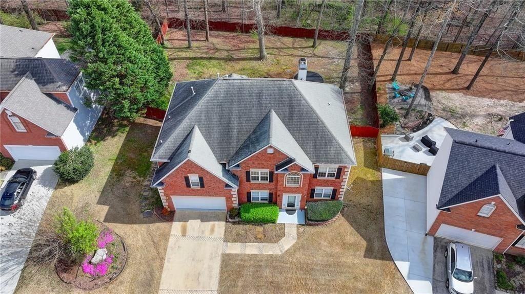 1558 Macy Ln - Photo 2 of 50