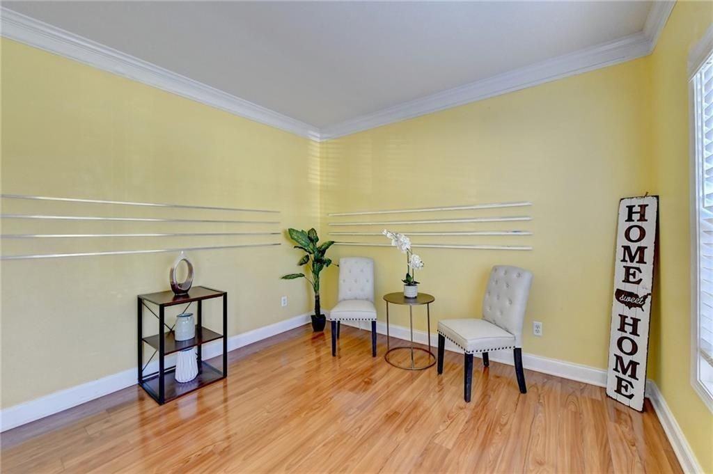 1558 Macy Ln - Photo 4 of 50