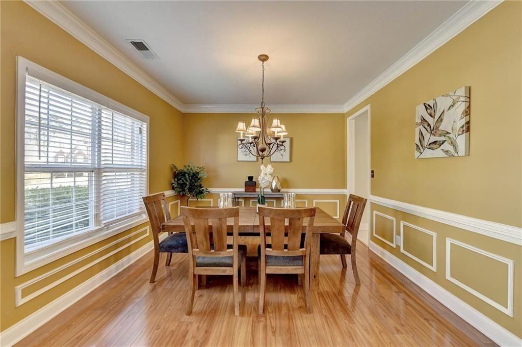 1558 Macy Ln - Photo 5 of 50