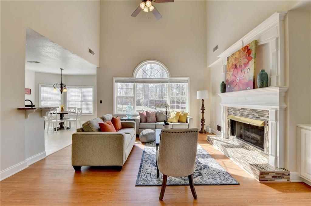 1558 Macy Ln - Photo 7 of 50