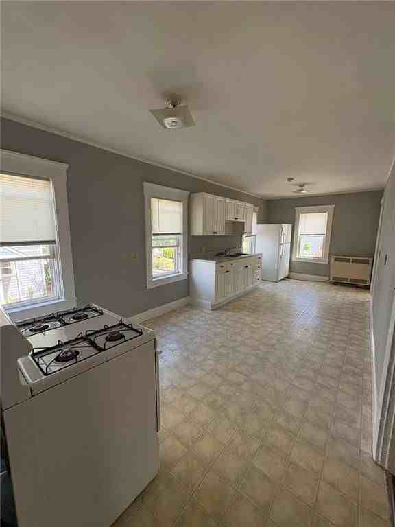 91 Duke St ##3 - Photo 4 of 10
