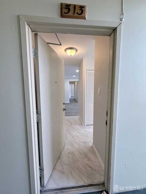513 Edison Glen Ter - Photo 3 of 11