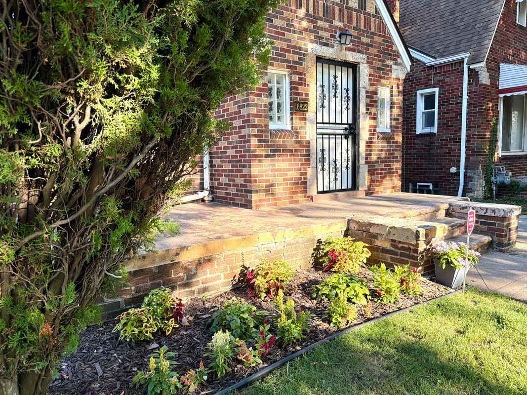 16822 Robson St - Photo 3 of 50