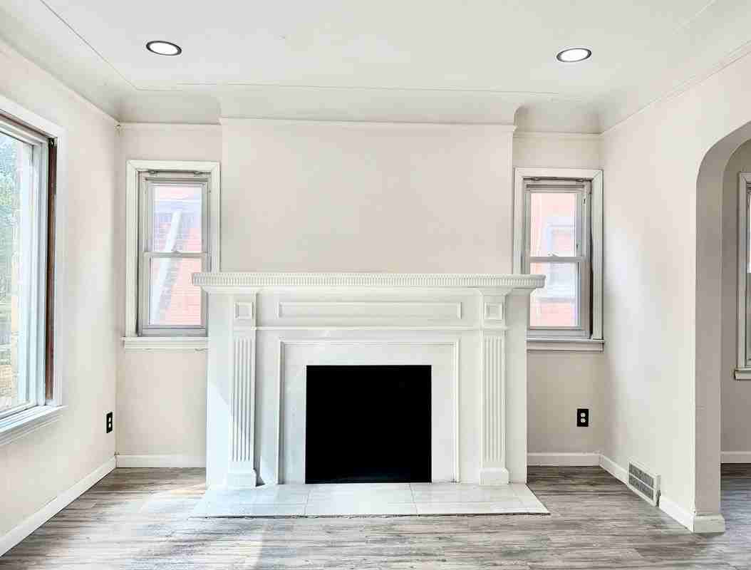 16822 Robson St - Photo 7 of 50