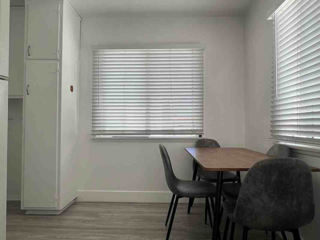 712 N Guadalupe Ave ##6 - Photo 3 of 7