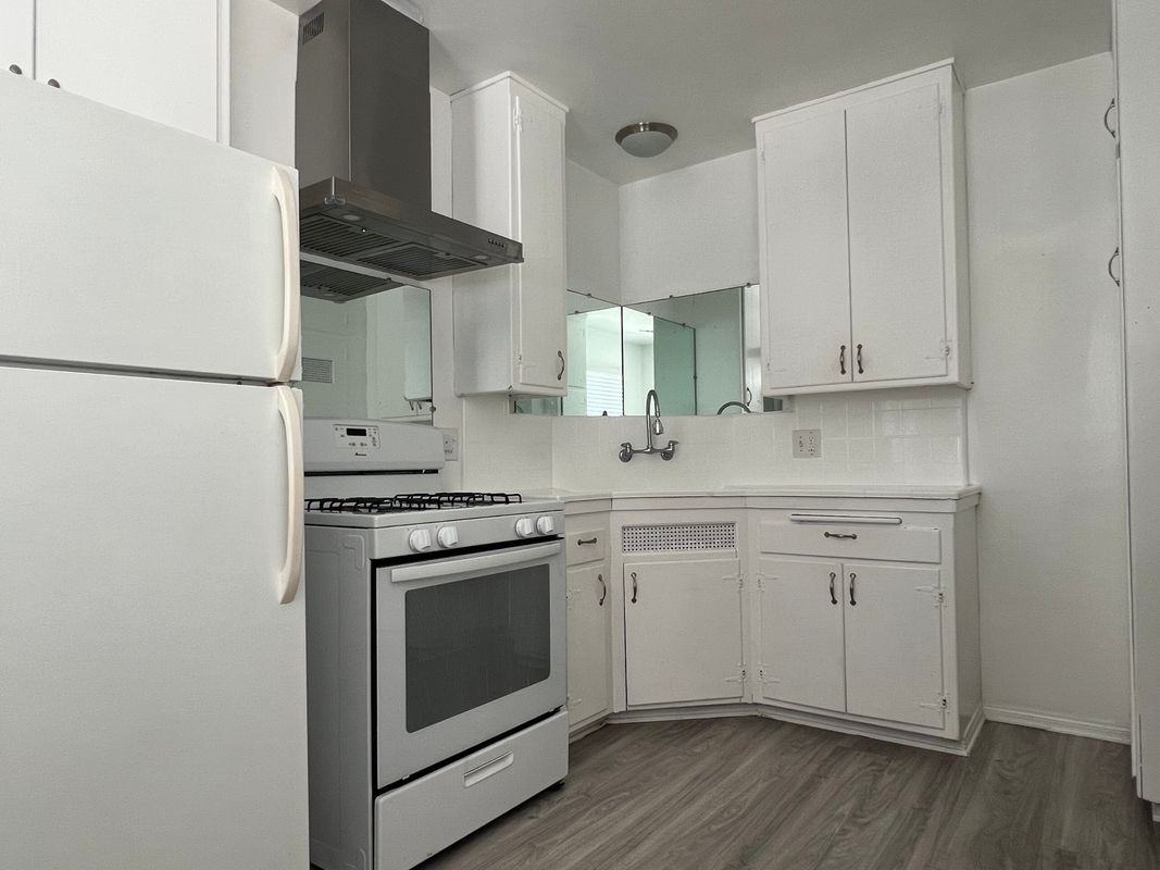 712 N Guadalupe Ave ##6 - Photo 4 of 7