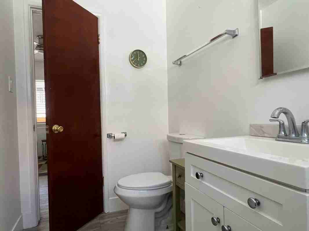 712 N Guadalupe Ave ##6 - Photo 6 of 7