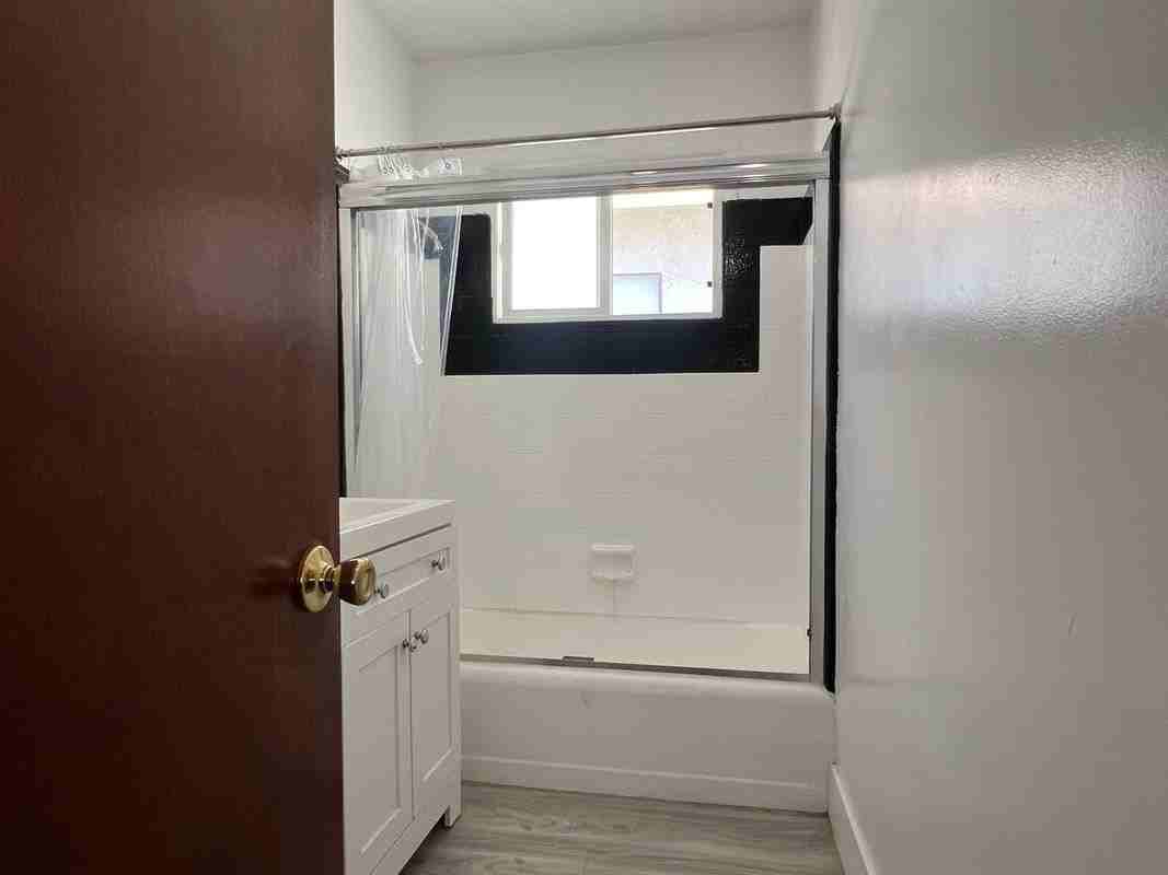 712 N Guadalupe Ave ##6 - Photo 7 of 7