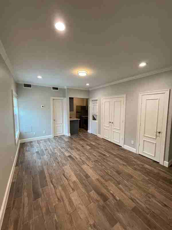 3101 Commerce St - Photo 7 of 15