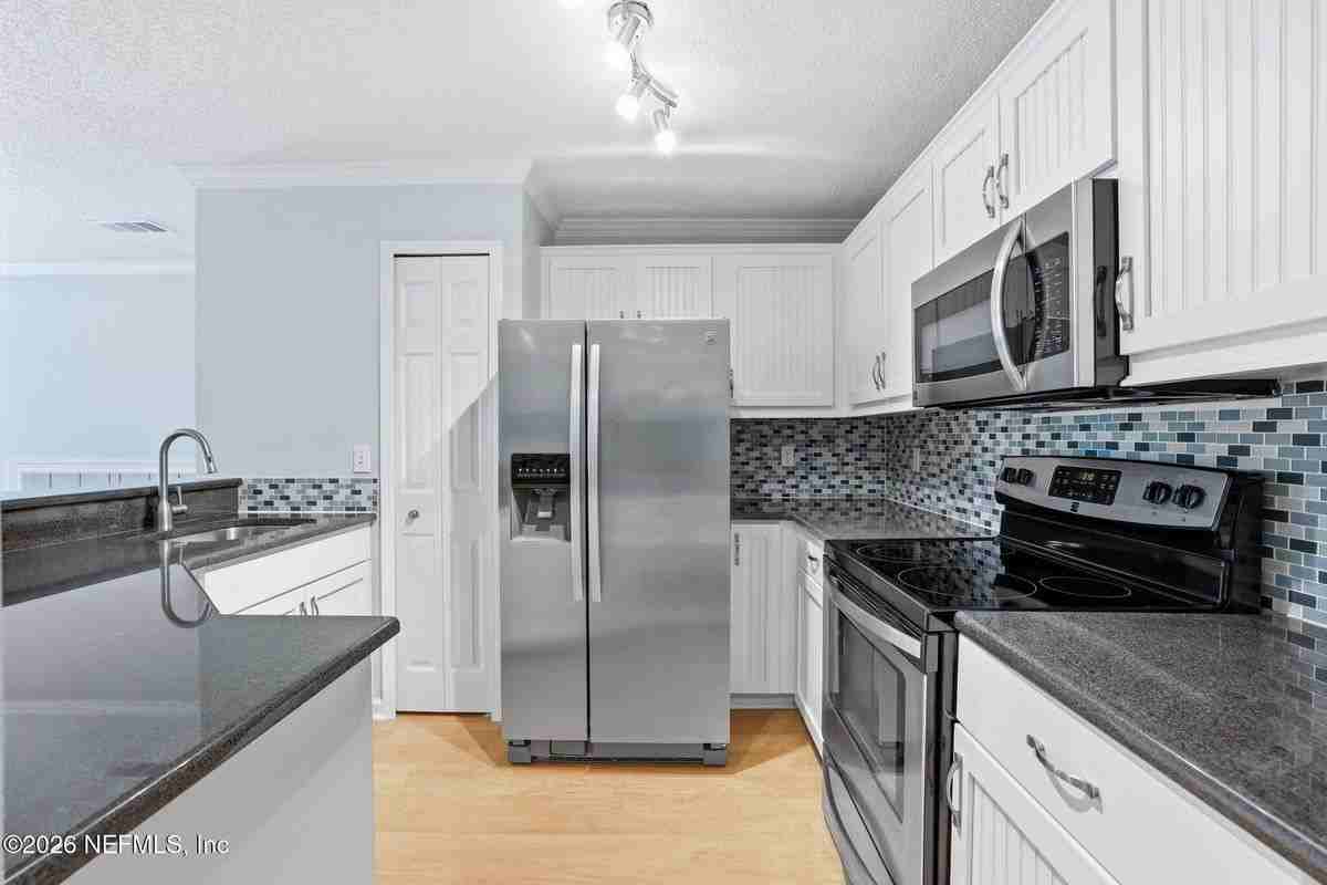 400 Sandiron Cir ##424 - Photo 6 of 21