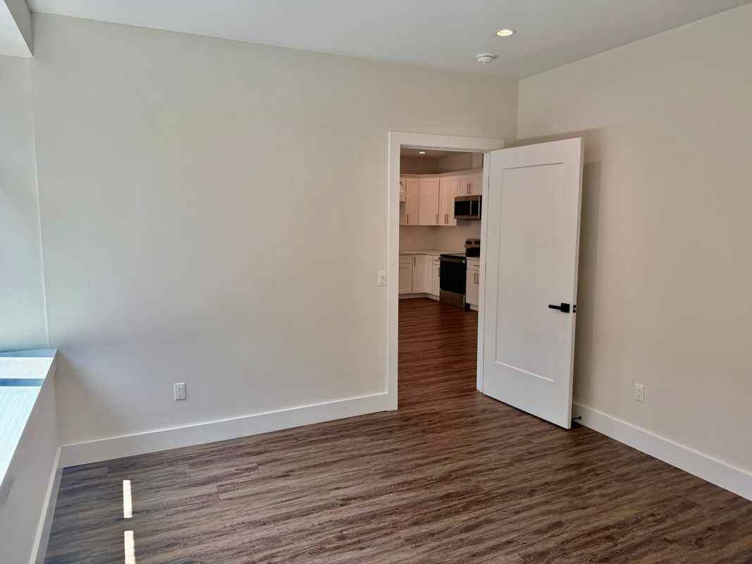 175 E Main St ##1 - Photo 4 of 8