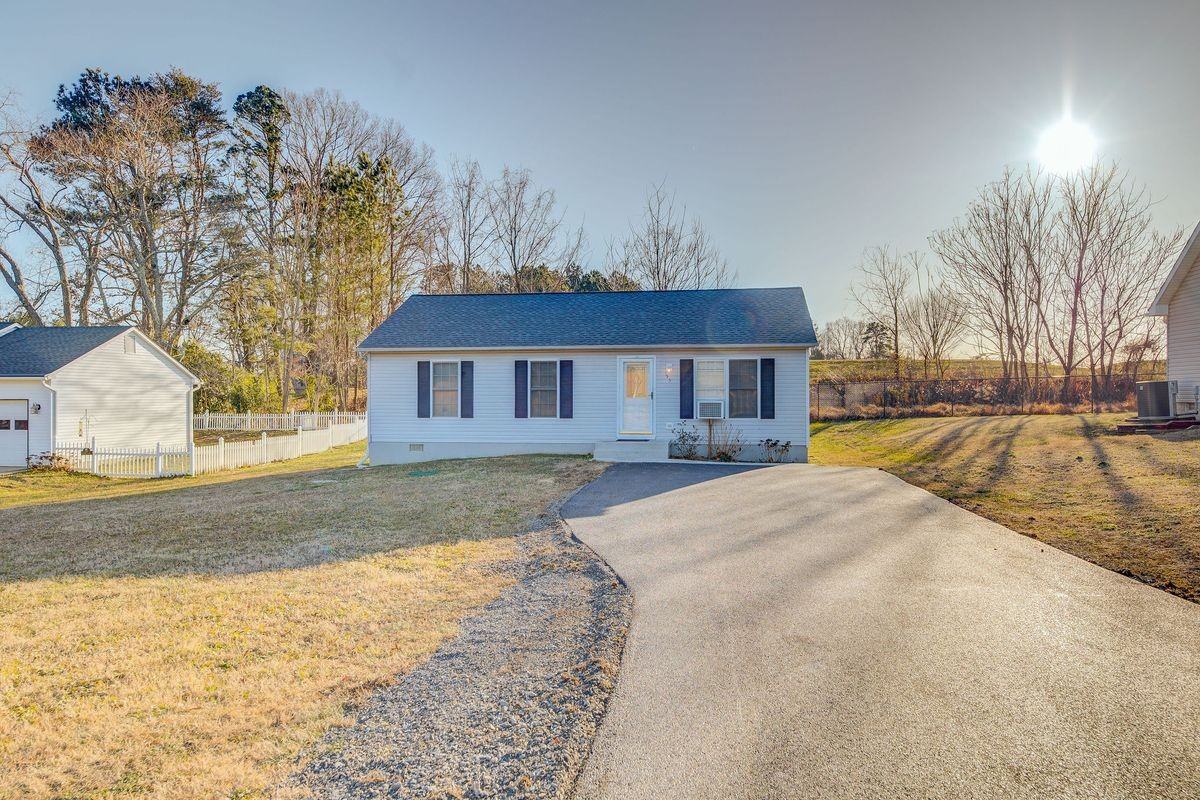 155 Cove Point Rd - Photo 3 of 25