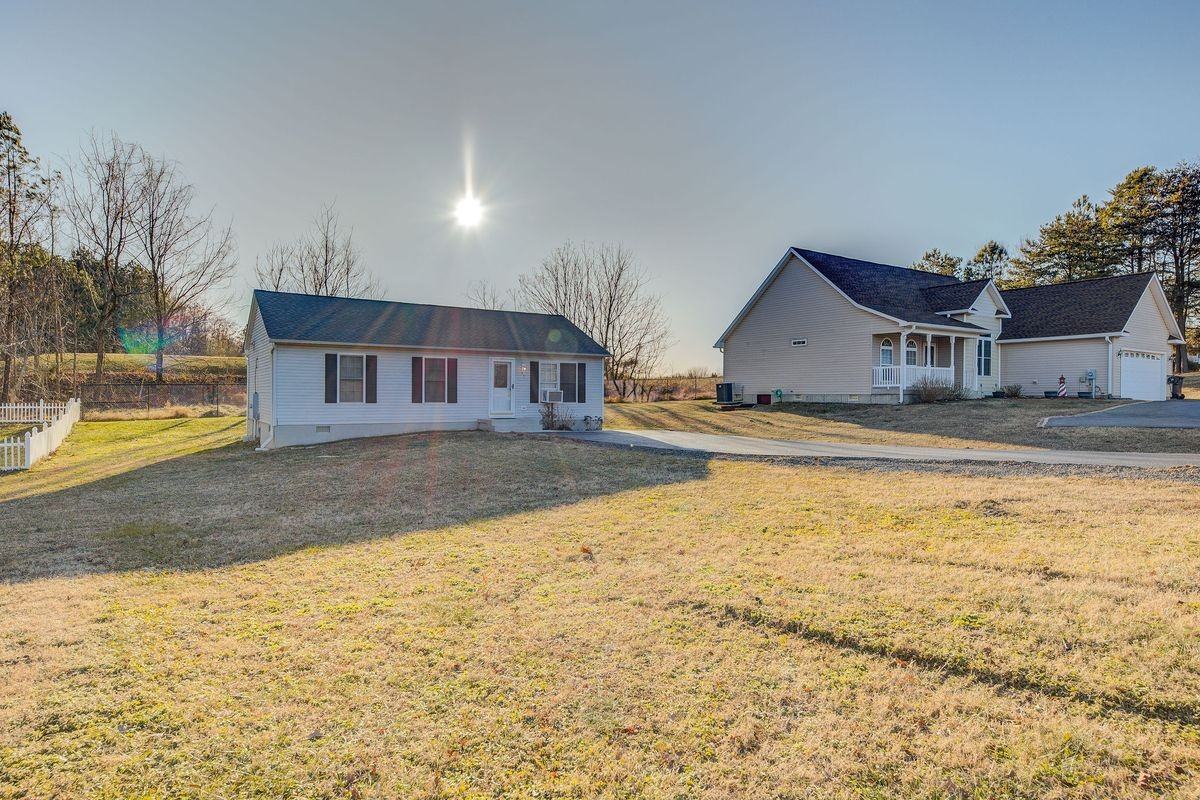 155 Cove Point Rd - Photo 4 of 25