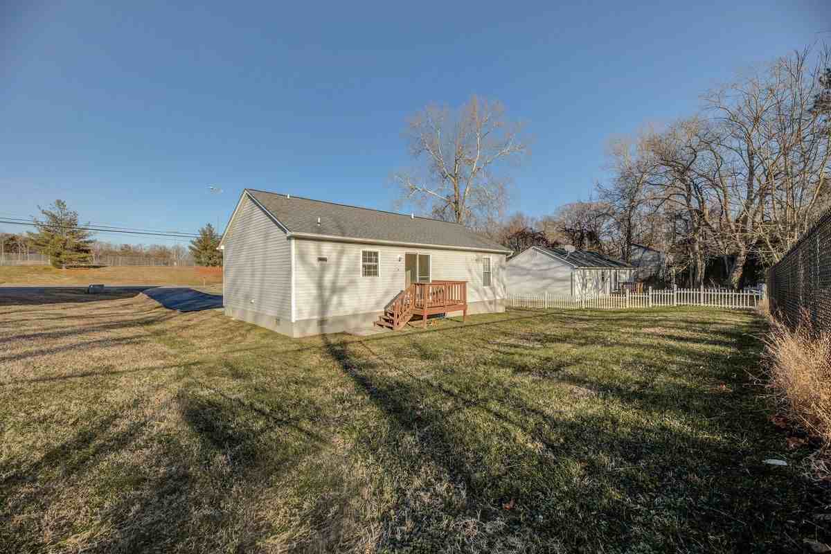 155 Cove Point Rd - Photo 7 of 25