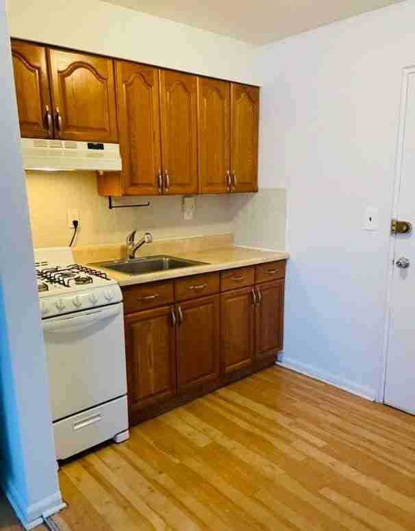 294 W Post Rd ##1e - Photo 2 of 4