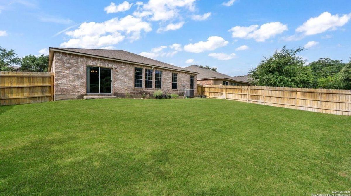 8023 Jalane Oaks - Photo 3 of 16