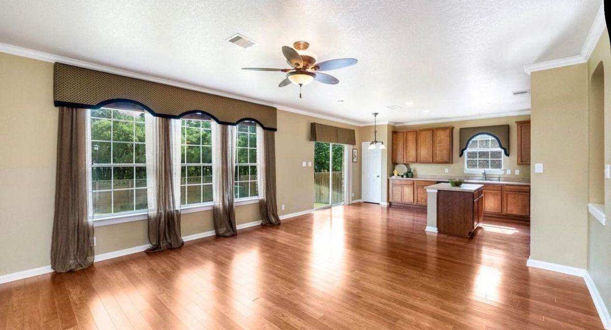 8023 Jalane Oaks - Photo 7 of 16