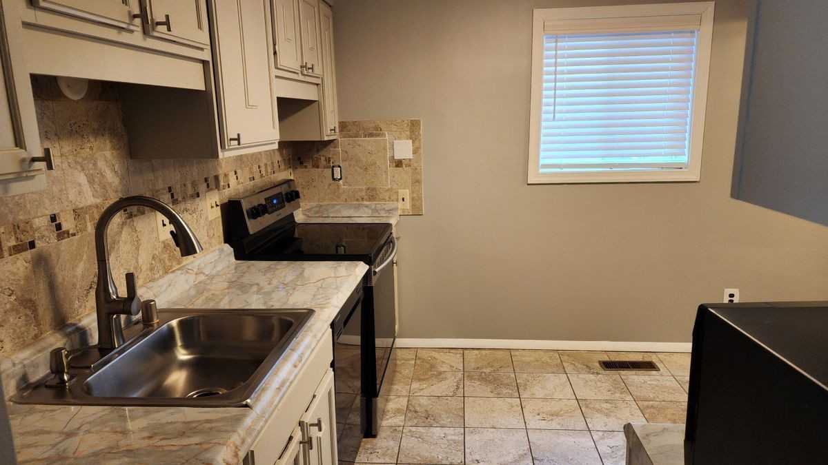 1602 Elson St - Photo 6 of 21