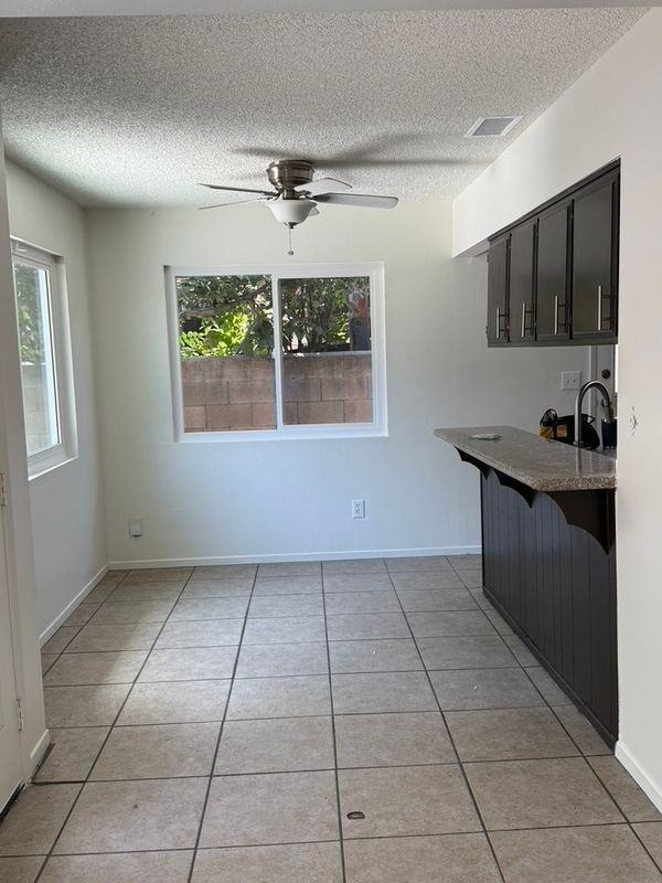 2545 Lime St - Photo 3 of 20