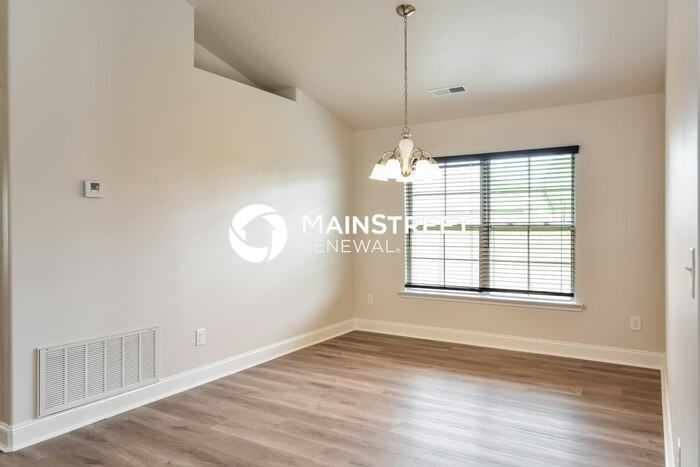 103 Brooklawn Dr - Photo 4 of 14