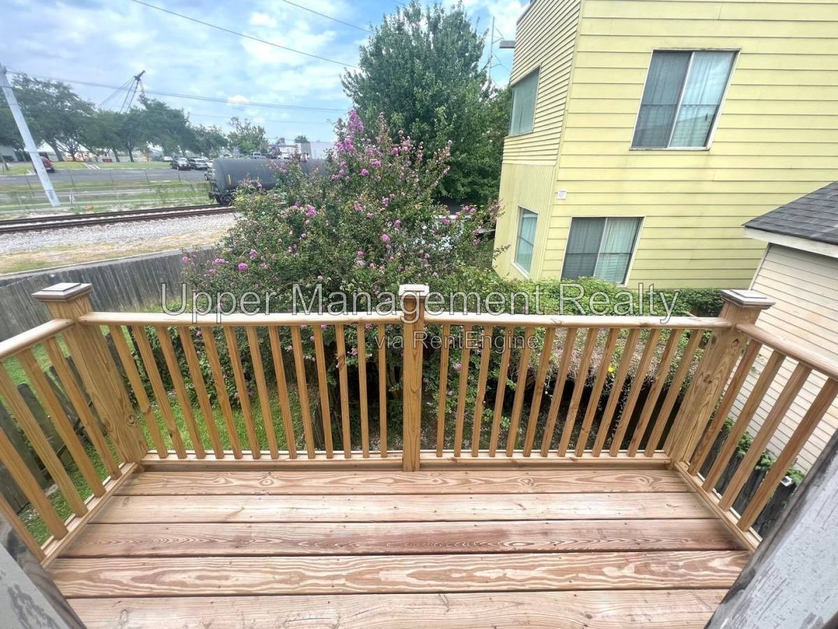 150 Millaudon St - Photo 2 of 9
