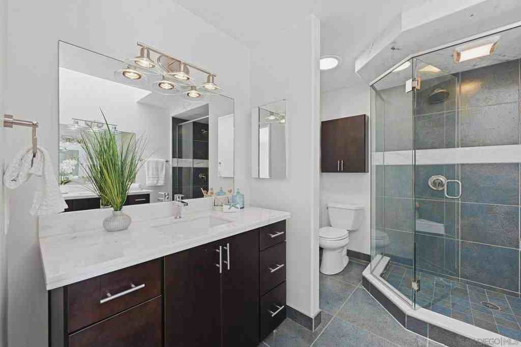 867 Hollyhock Ct - Photo 5 of 10