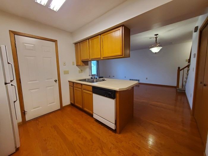 2525 S 40th St - Photo 3 of 5
