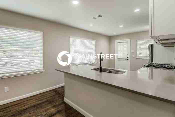 10130 Eastwood Dr - Photo 6 of 16