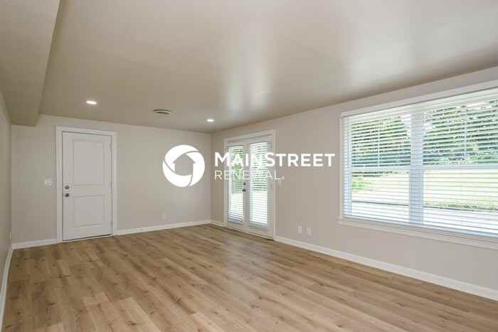912 Denise Dr - Photo 6 of 18