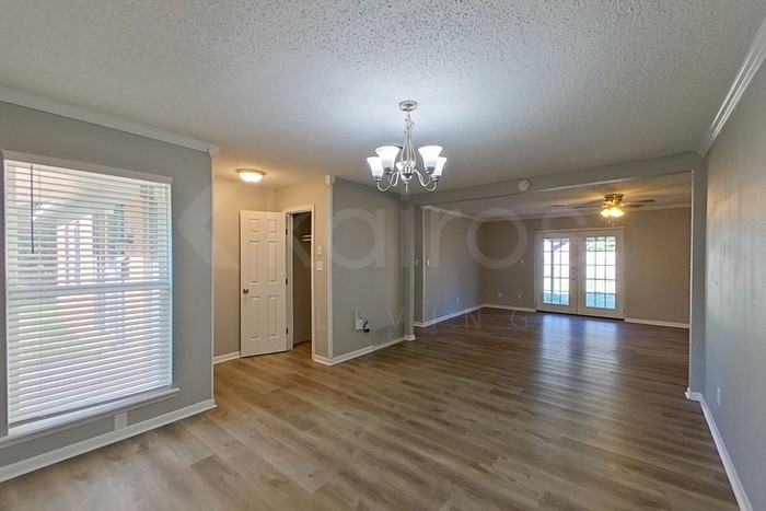 3400 Teckla Blvd - Photo 4 of 21