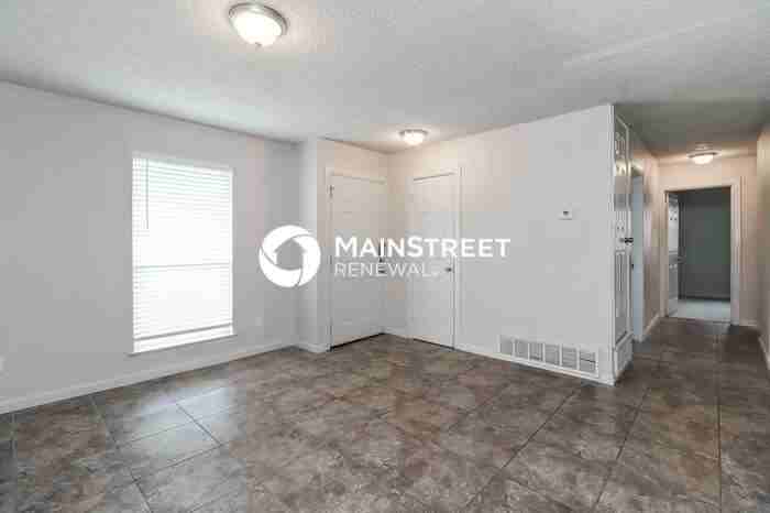 5656 Comer Dr - Photo 2 of 16