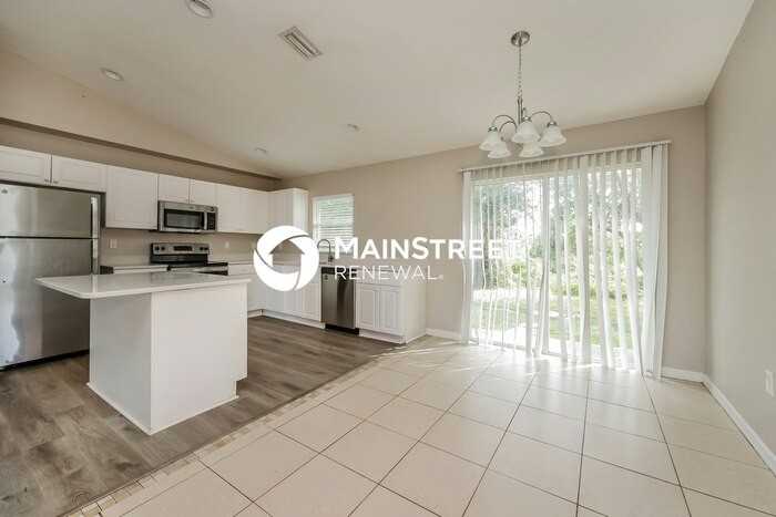 730 Cane St E - Photo 6 of 16