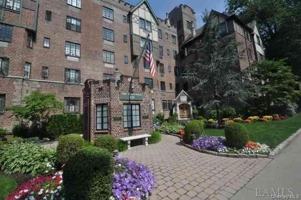 featured image of 155 Garth Rd #1F