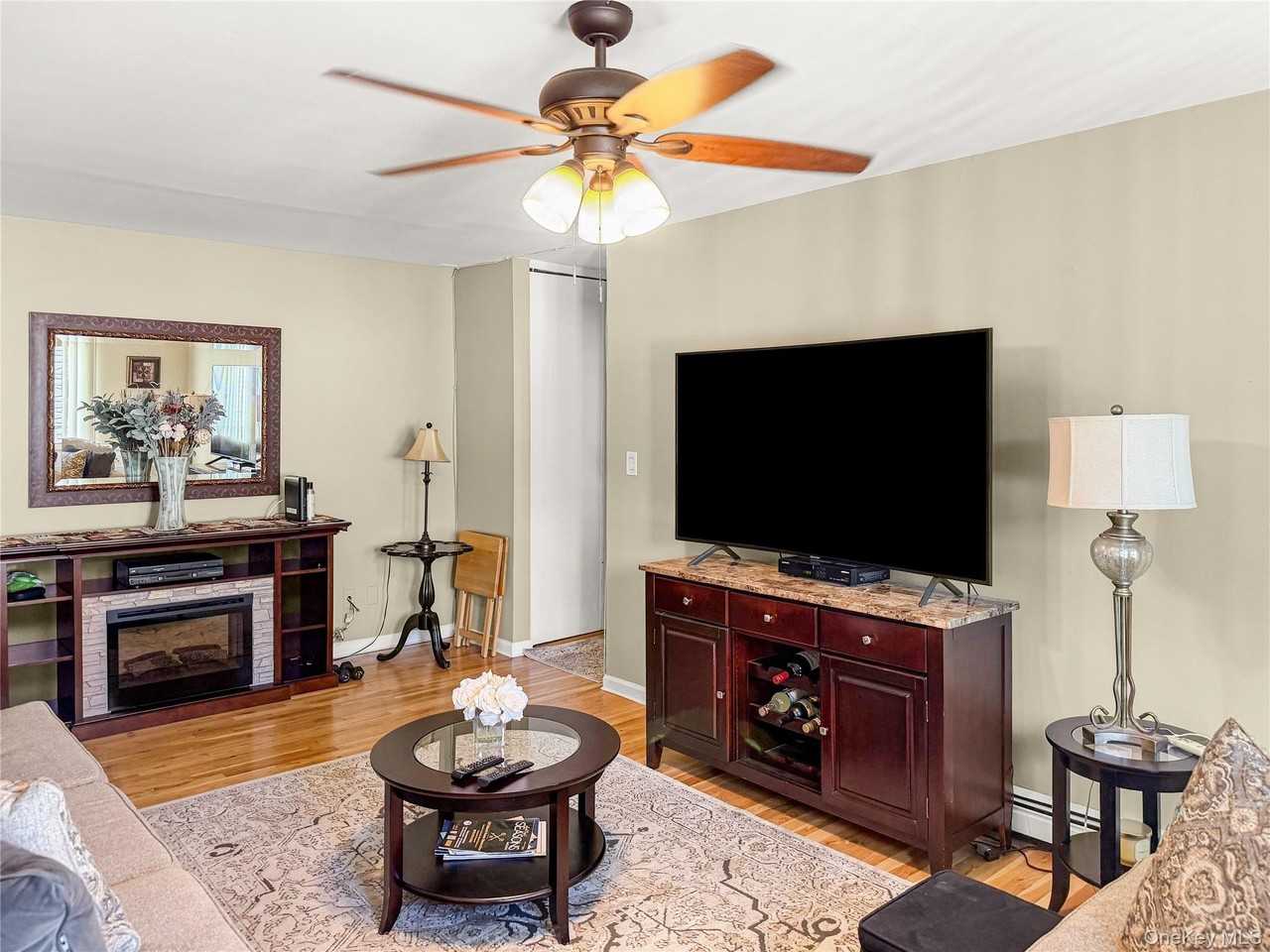 260 Waverly Ave Apt 56 #56 - Photo 4 of 16