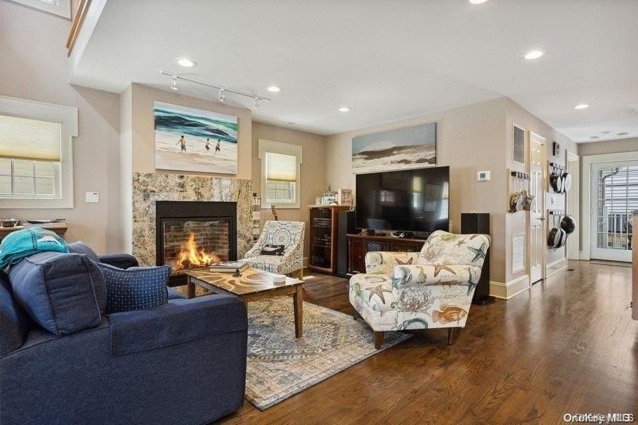 65 Pennsylvania Ave - Photo 5 of 26