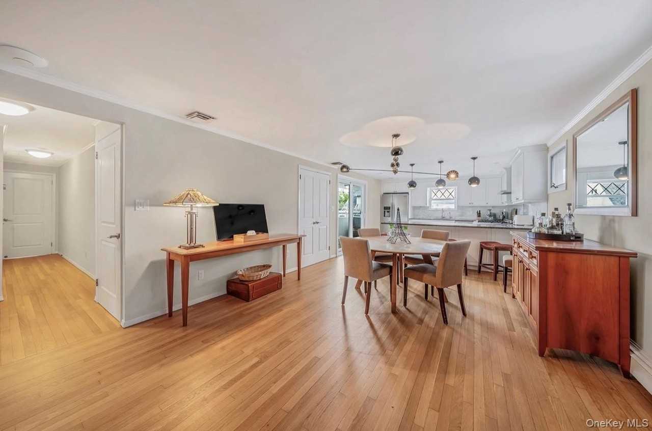 105 Vermont St - Photo 3 of 12