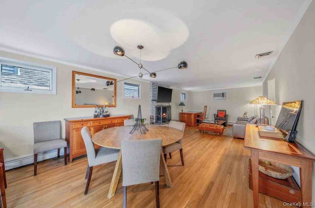 105 Vermont St - Photo 4 of 12
