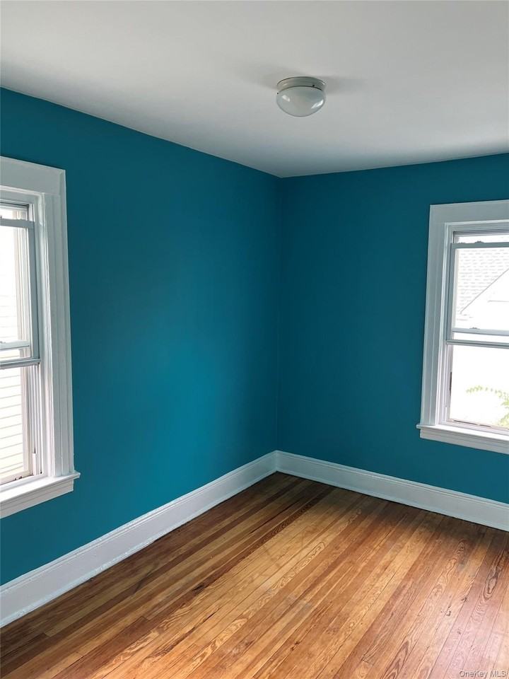 8904 182nd Pl #2ndFL - Photo 6 of 8