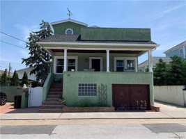 featured image of 38 Clayton Ave #UPPER