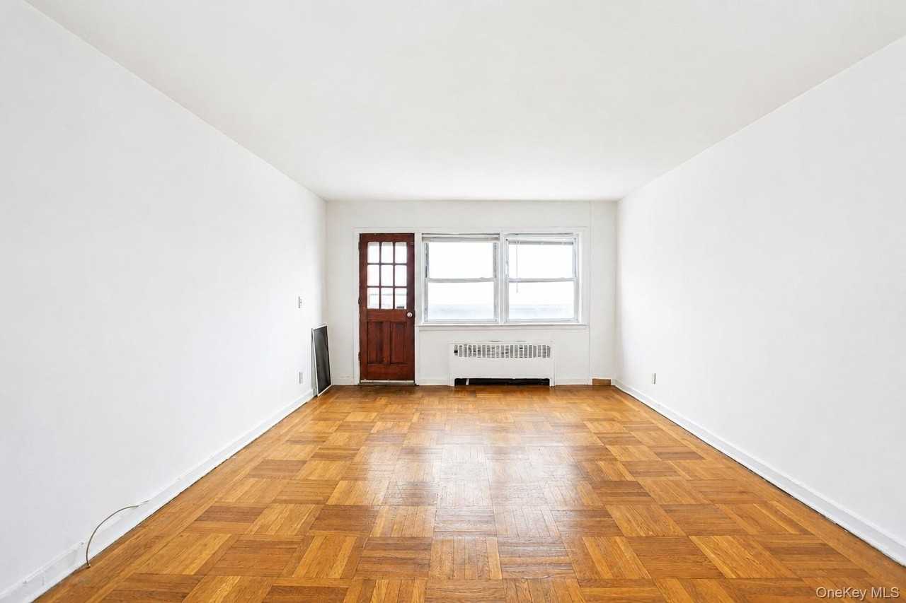 345 Shore Rd #2E - Photo 5 of 18