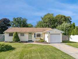 featured image of 98 Rose Pl