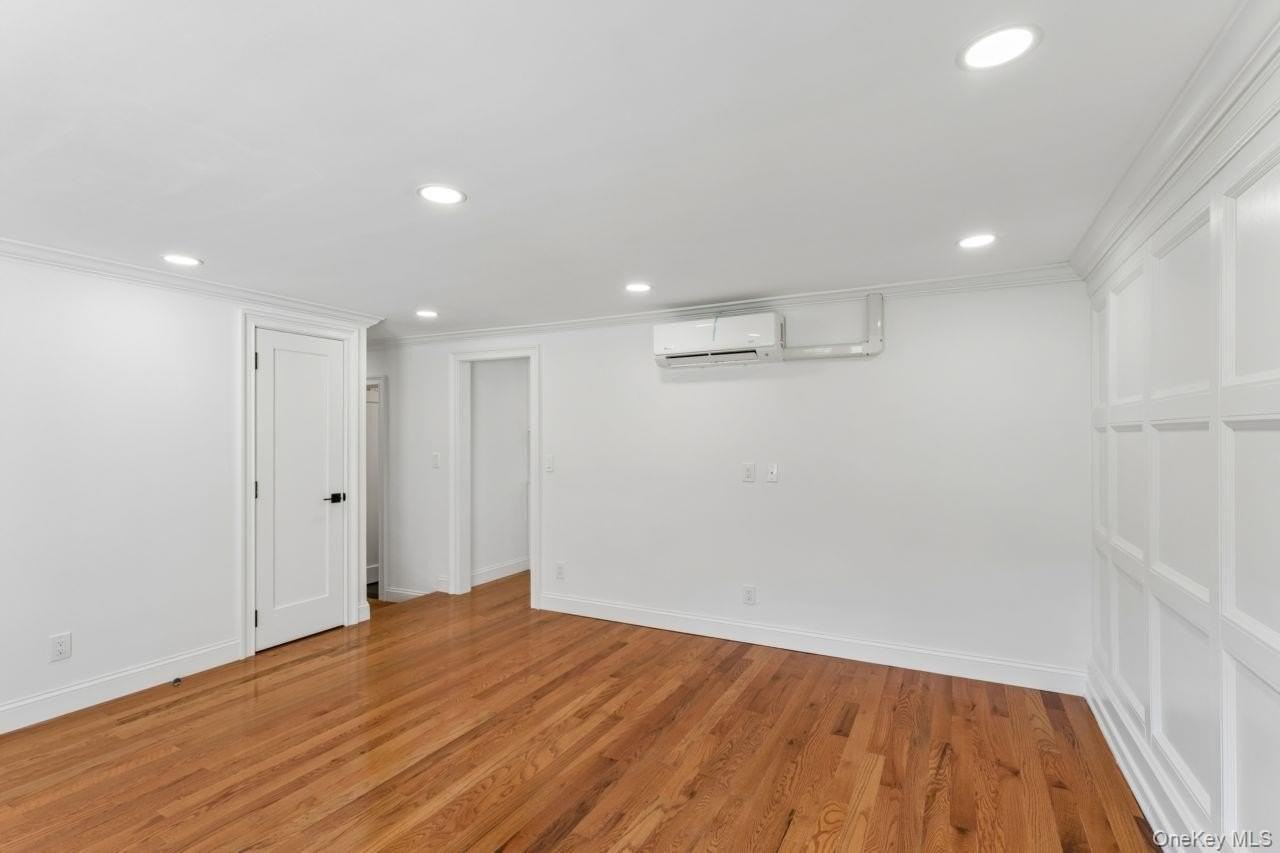 98 Rose Pl - Photo 3 of 23