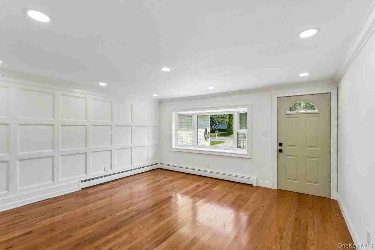 98 Rose Pl - Photo 4 of 23