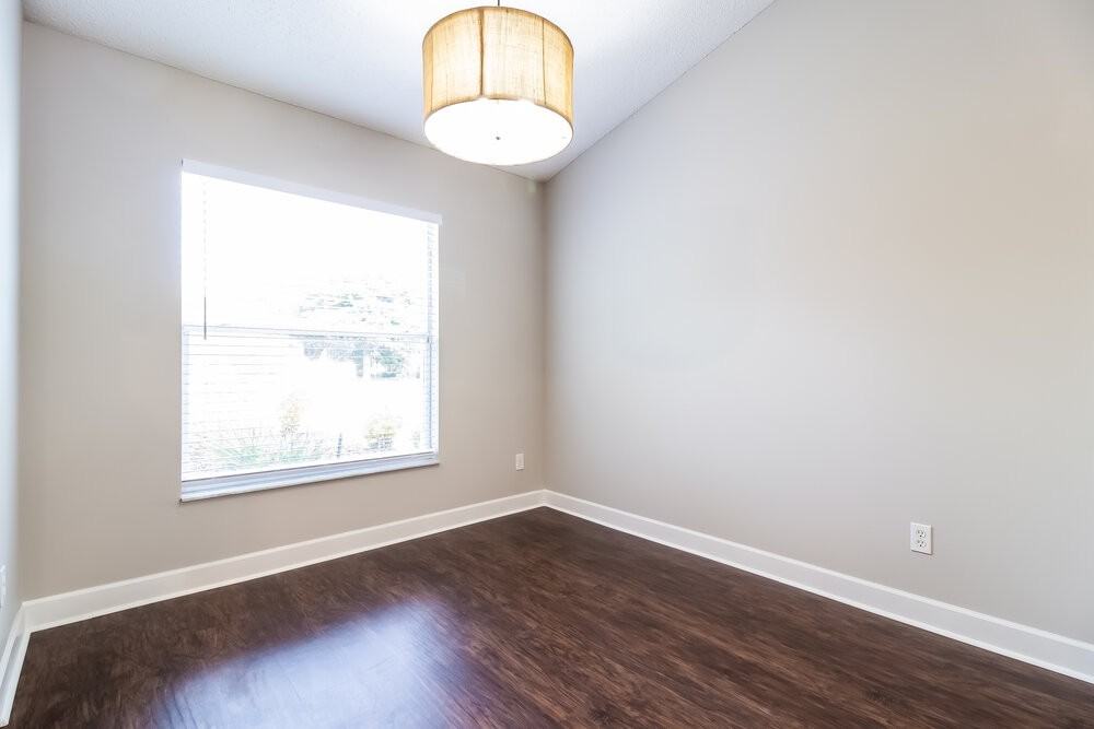 297 Bent Oak Ct - Photo 6 of 16