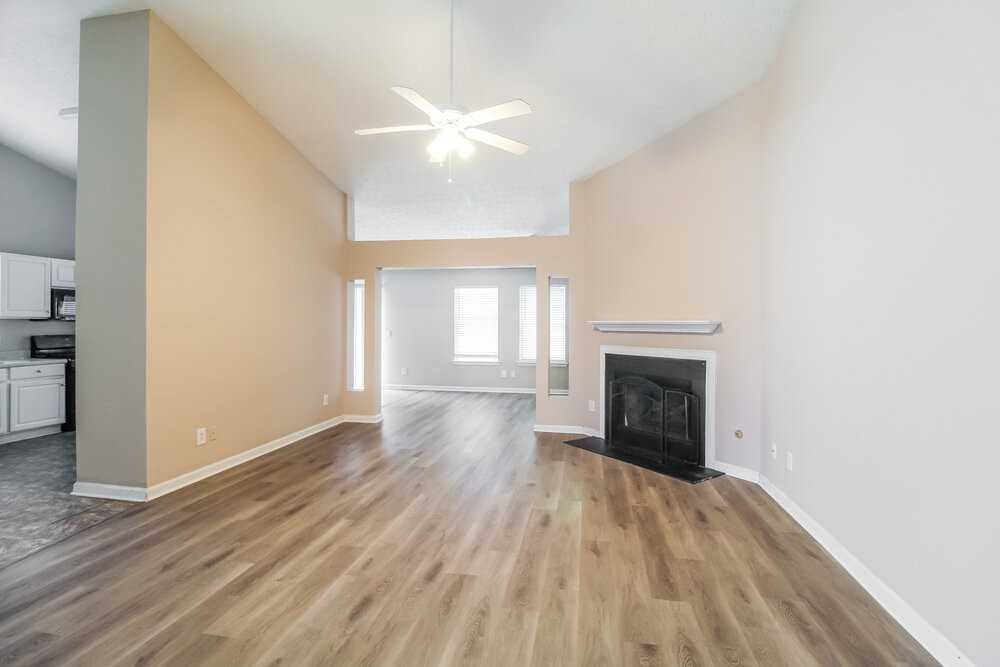 1735 Campbell Ives Dr - Photo 3 of 16