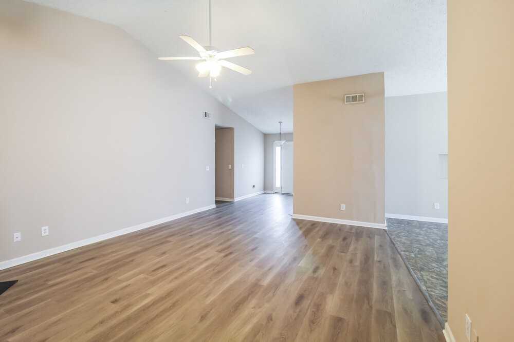 1735 Campbell Ives Dr - Photo 4 of 16