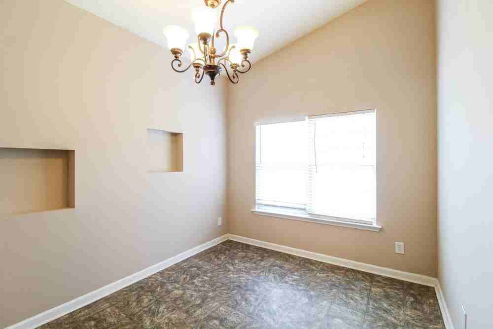 1735 Campbell Ives Dr - Photo 5 of 16