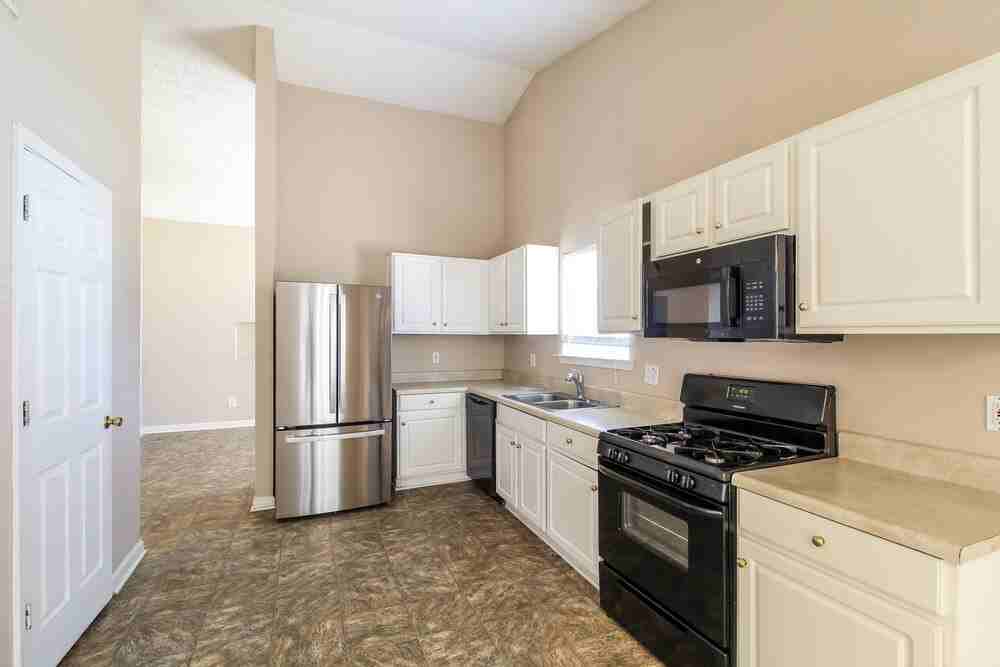 1735 Campbell Ives Dr - Photo 6 of 16