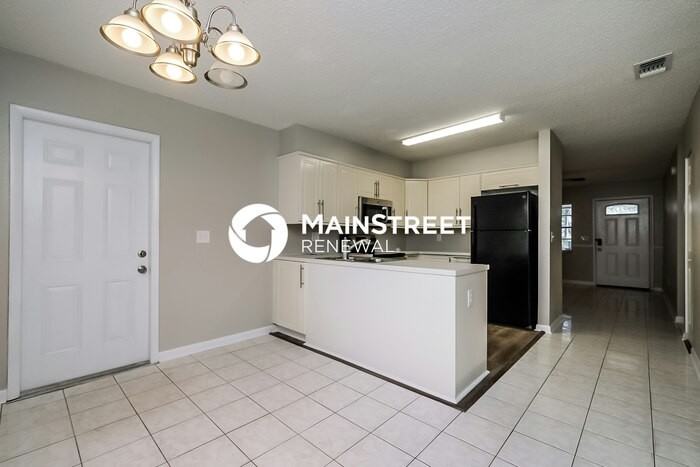7014 N Palmetto Ln - Photo 4 of 15