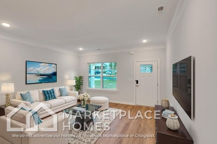 3910 Standish Dr - Photo 5 of 33